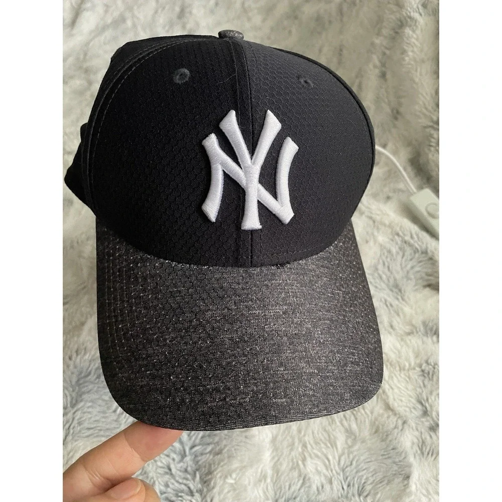 New Era 39THIRTY New York Yankees MLB Cap Hat, S/M, Black/Gray